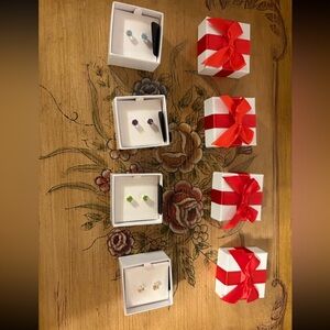 Elegant Stud Earrings Set brand new